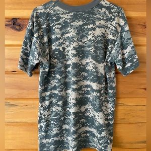 Vintage 90s Digital Camo T-Shirt Green Single-Stitch Tee-Swing USA Made Large